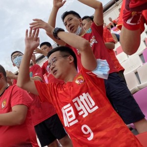  美因茨主场球迷助威见证历史性连胜  