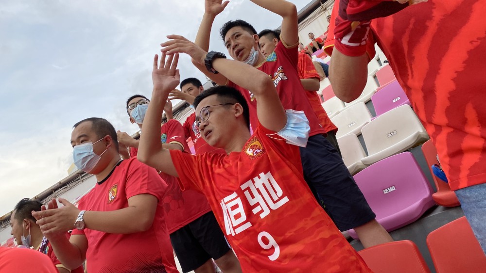  美因茨主场球迷助威见证历史性连胜  